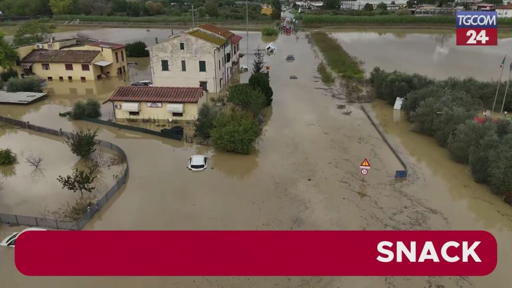 Maltempo In Toscana3A Esondazio