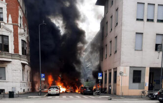 Maxi Incendio A Milano2C Chiuse