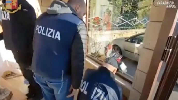 Maxicolpo Ai Clan Di Camorra A