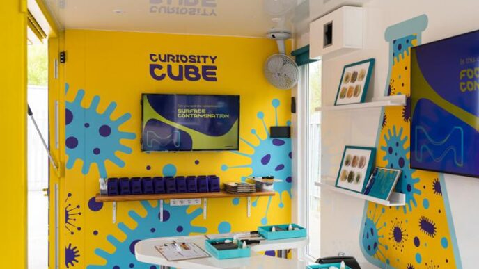 Merck Lancia Il Curiosity Cube