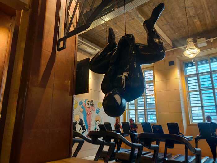 Mostra 22We Are All Superheroes