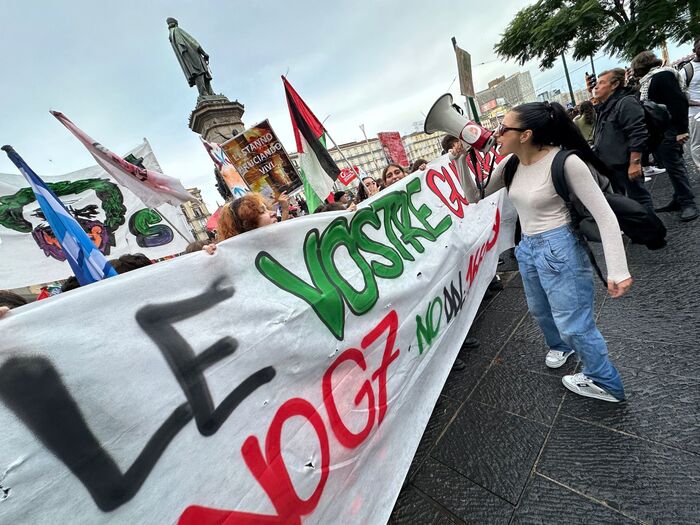 Napoli Si Mobilita Contro Il G