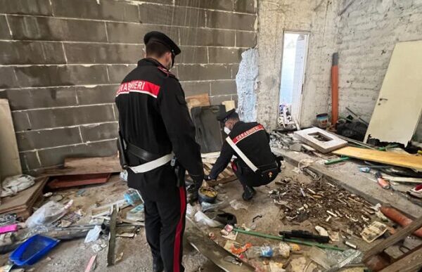 Operazione Dei Carabinieri A R