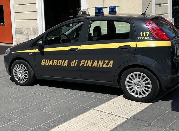 Perquisizioni E Sequestri A Ti