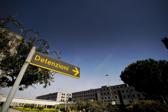 Polizia Penitenziaria Scopre U
