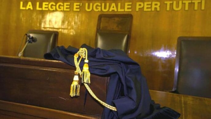 Processo Per Molestie In Media