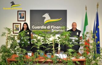 Savona3A Coppia Scoperta Con Co