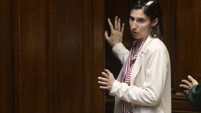 Scontro Tra Governo E Magistra