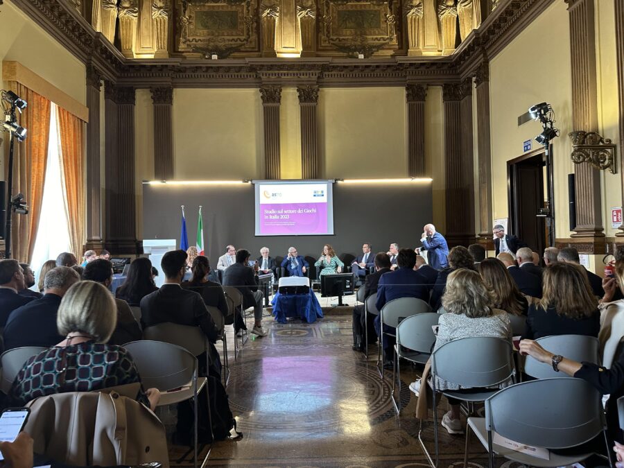 Settore Giochi In Italia3A Tren