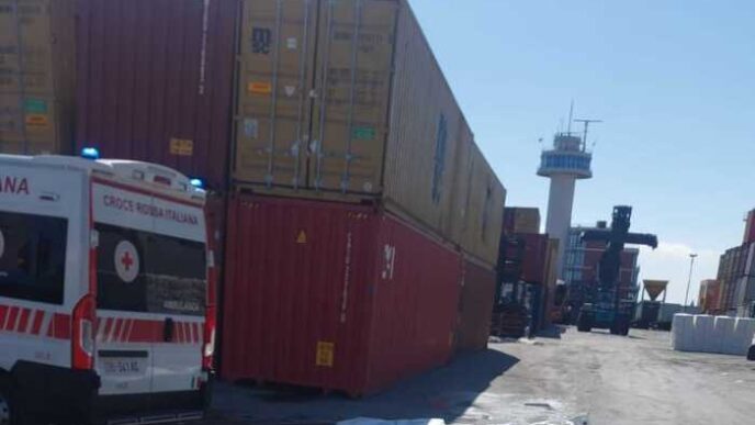 Tragico Incidente Al Porto Di