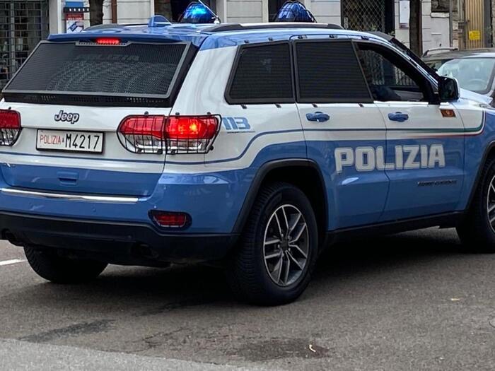 Uomo Ferito A Napoli3A La Poliz