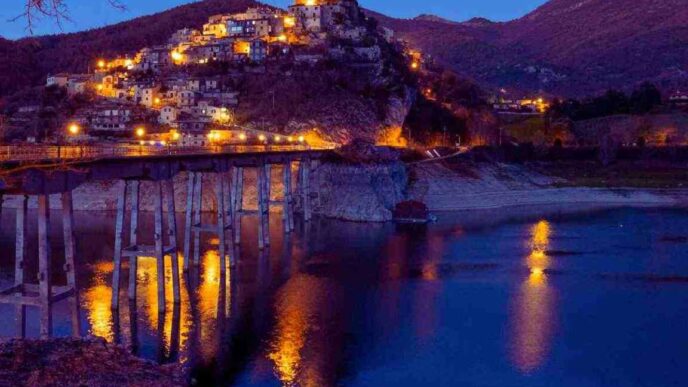 A Due Passi Da Roma Una Perla Medievale “In Bilico” Sul Lago