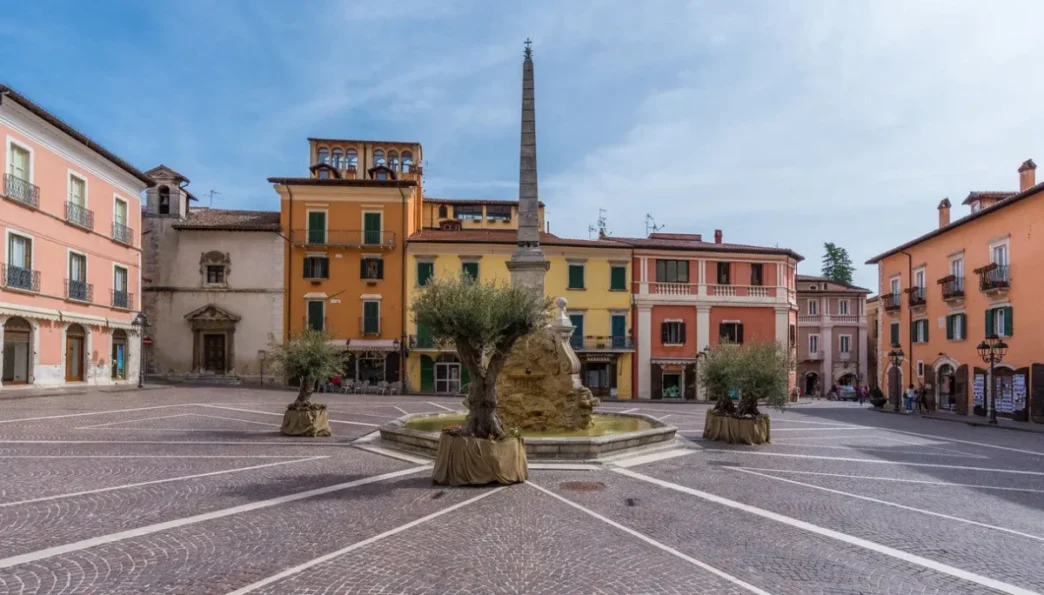 Piazza Obelisco A Tagliacozzo