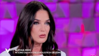 Alessia Merz Rivela I Retrosce