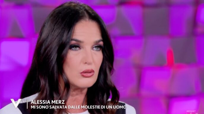 Alessia Merz Rivela I Retrosce