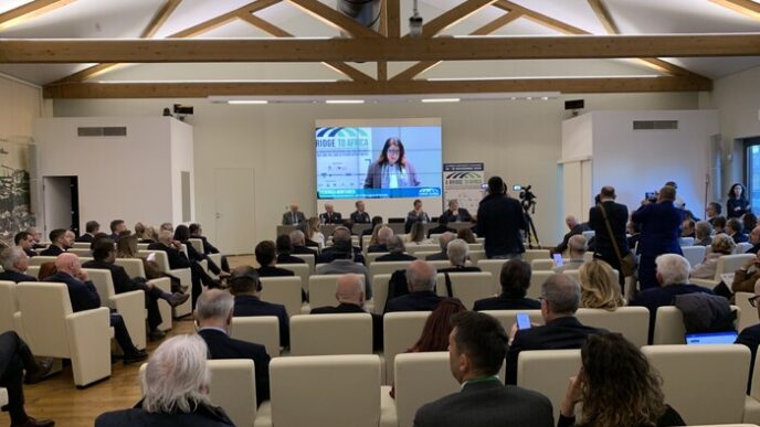 Alla Spezia Il Summit 22A Bridg