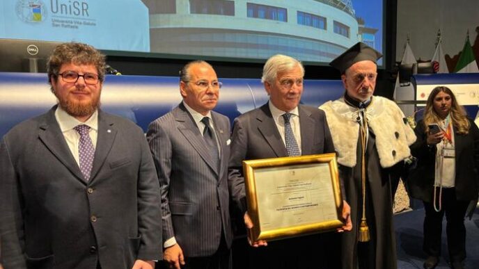 Antonio Tajani Riceve Laurea H