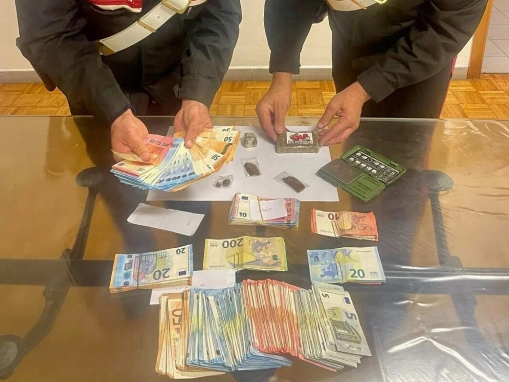 Arrestati Due Uomini Incensura