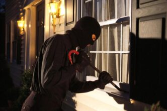 Arrestati Presunti Responsabil