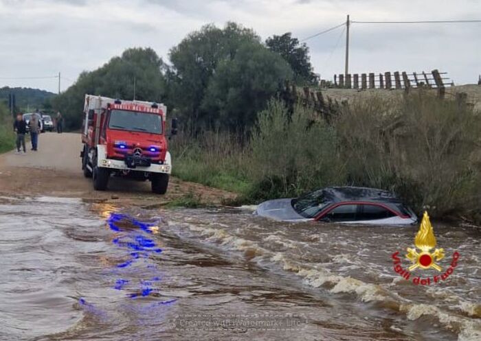 Auto Trascinata Da Torrente A