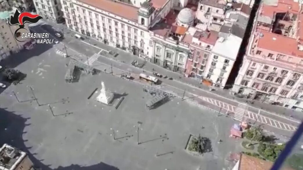 Blitz Dei Carabinieri A Napoli 1