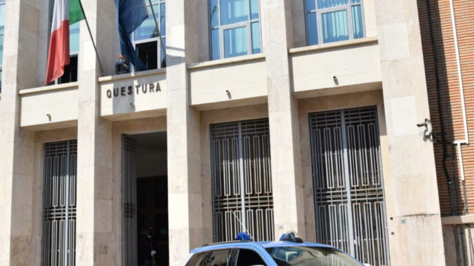 Blitz Della Polizia A Latina C
