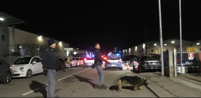 Blitz Della Polizia A Santa Gi
