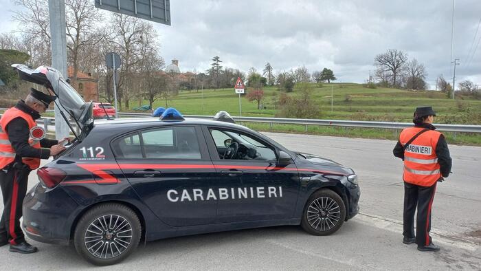 Carabinieri Fermano Donna Ubri