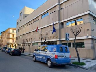 Cosenza3A Divieto Di Avviciname