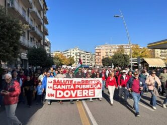 Cosenza Manifesta Per Una Sani