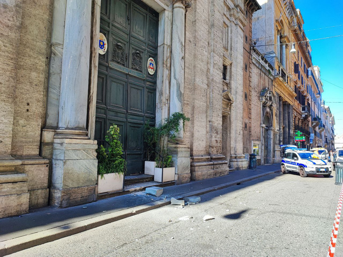 Crollo In Chiesa A Roma3A L27All