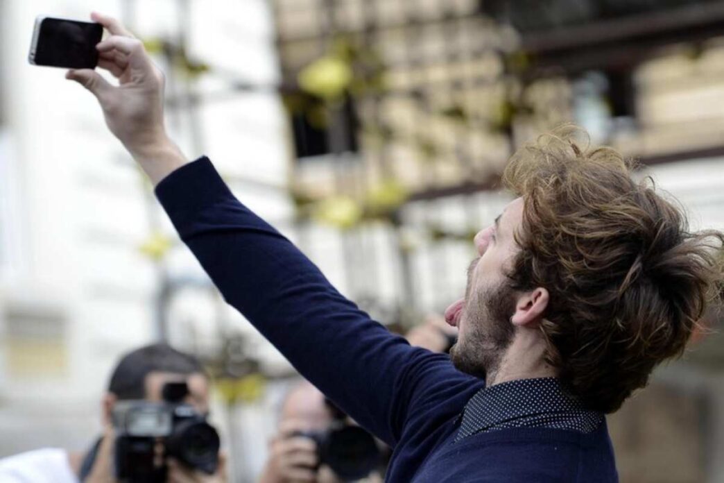 Doppia Rapina Tra Selfie E Arr