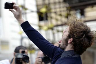 Doppia Rapina Tra Selfie E Arr