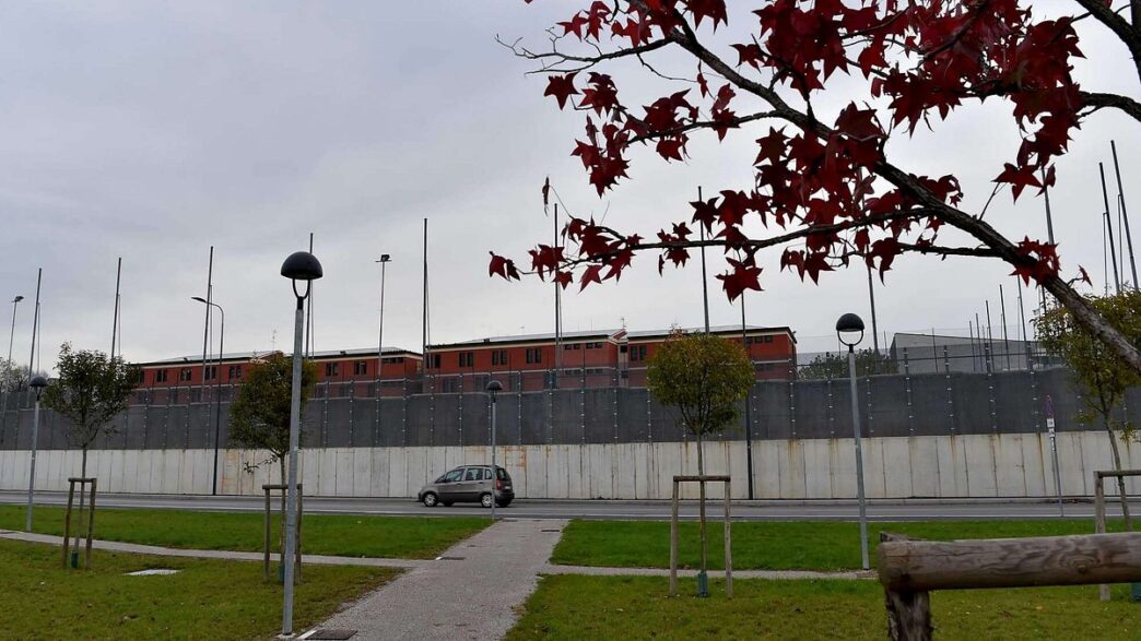 Due Fratelli Evasi Dal Carcere