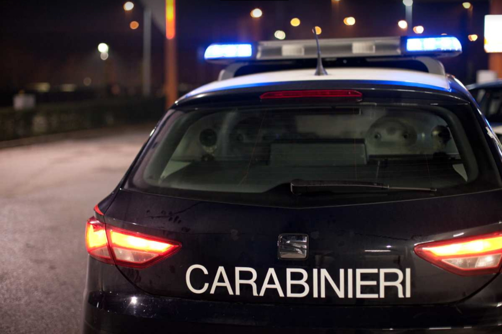 Due Persone Deferite Dai Carab