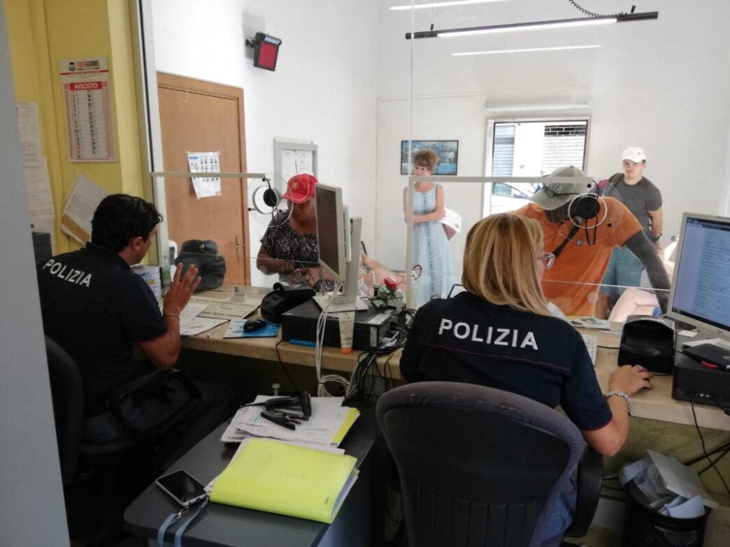 Espulsione Di Un Giovane Tunis