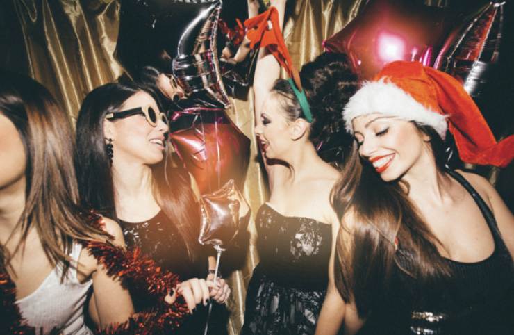 Non Rinunciare Alla Crociera Di Capodanno: Queste Super Offerte Stanno Andando A Ruba Per Il Loro Prezzo Vantaggiosissimo 5 Le Crociere Di Capodanno Non Sono Solo Un Modo Per Viaggiare, Ma Rappresentano Un Vero E Proprio Viaggio Sensoriale.