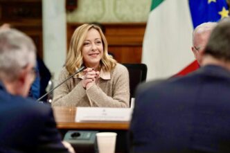Giorgia Meloni Risponde Alle C
