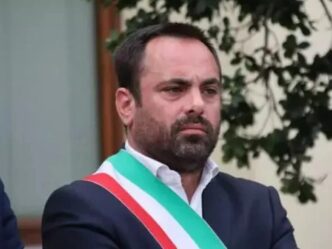 Giuseppe Aiello Azzera La Giun