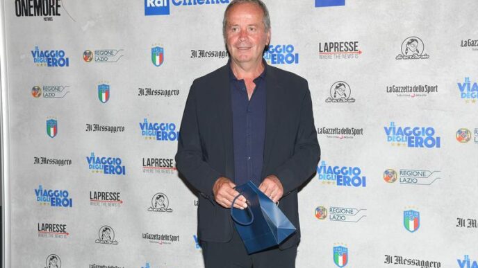Giuseppe Dossena Critica Il Si