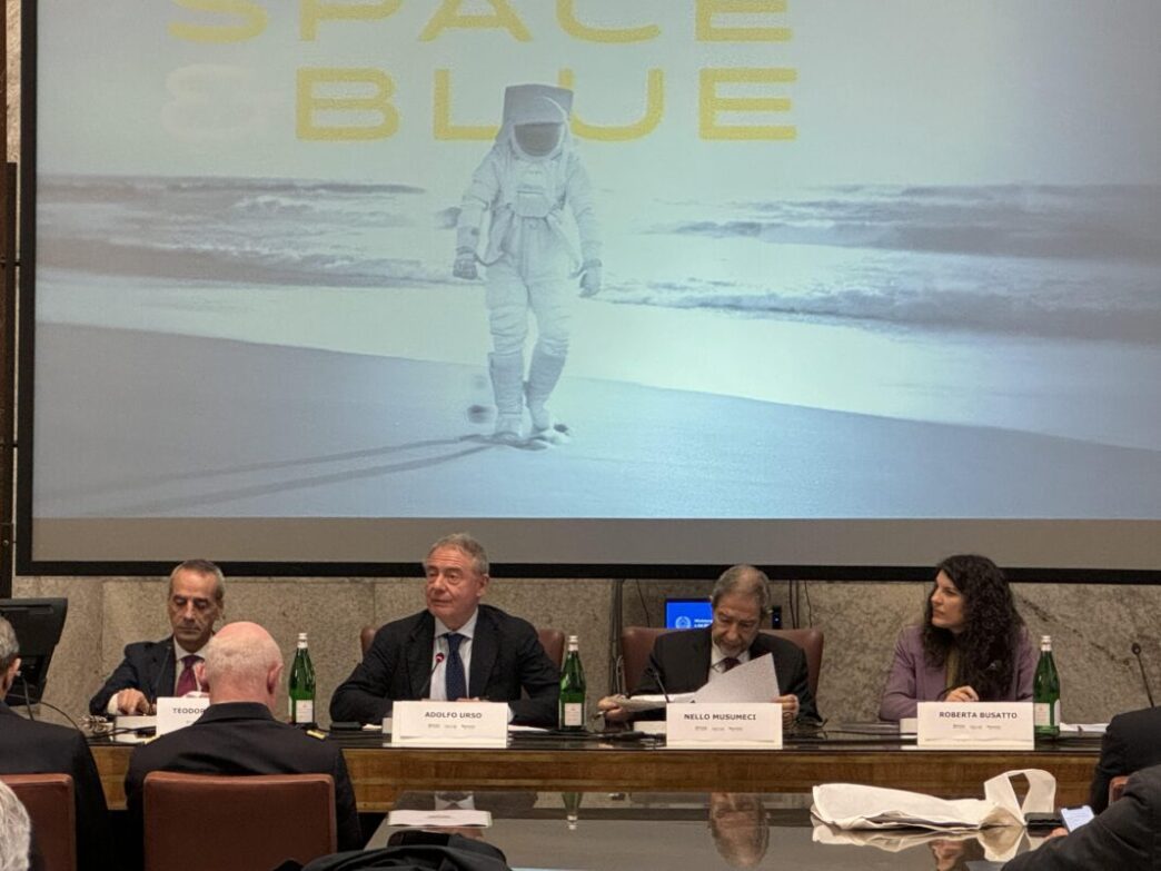 Il Parlamento Discute La Prima