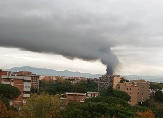 Incendio Devastante A Roma Est 1