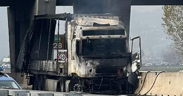 Incendio Su Tangenziale Di Tor