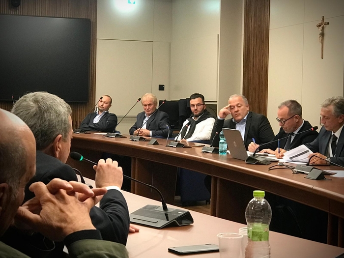Incontro Cruciale Per Il Setto