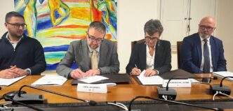 Le28099Aquila3A Siglato L27Accordo Pe