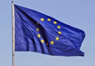 La Commissione Europea Approva