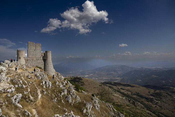 La Rocca Di Calascio Si Confer