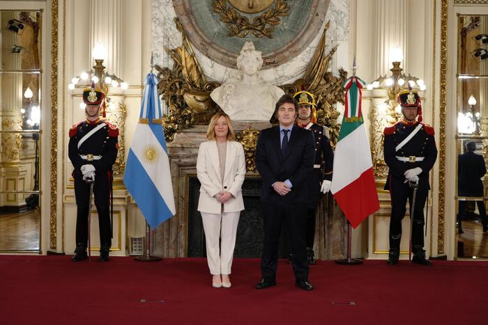 La Giustizia Argentina Ordina