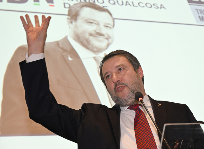 Matteo Salvini Denuncia L27Emer