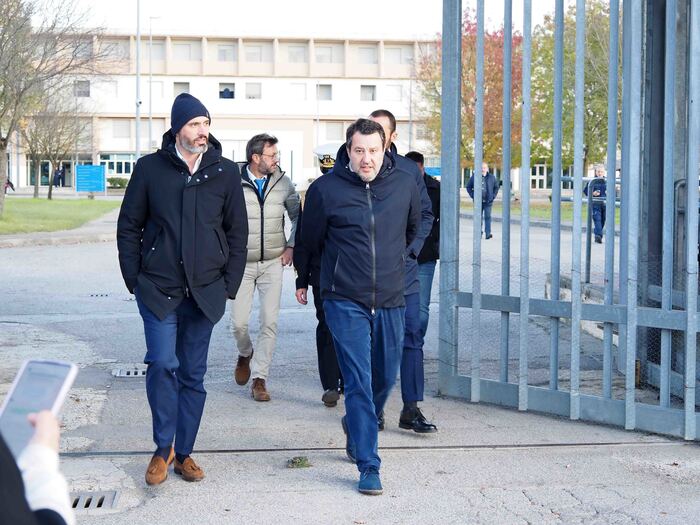 Matteo Salvini Visita Il Carce